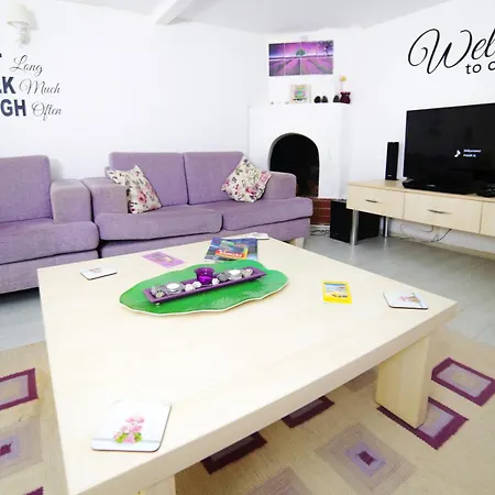 Mai By Downtown Apartman